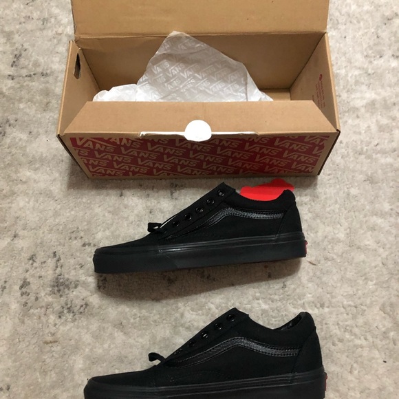 Vans - Picture 2 of 7